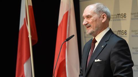 Minister Macierewicz oskarża