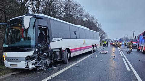 Nowy Ochędzyn. Zderzenie samochodu z autobusem. Nie żyje jedna osoba