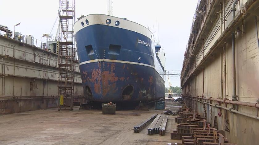 Stocznia Nauta o operacji podnoszenia statku i doku 