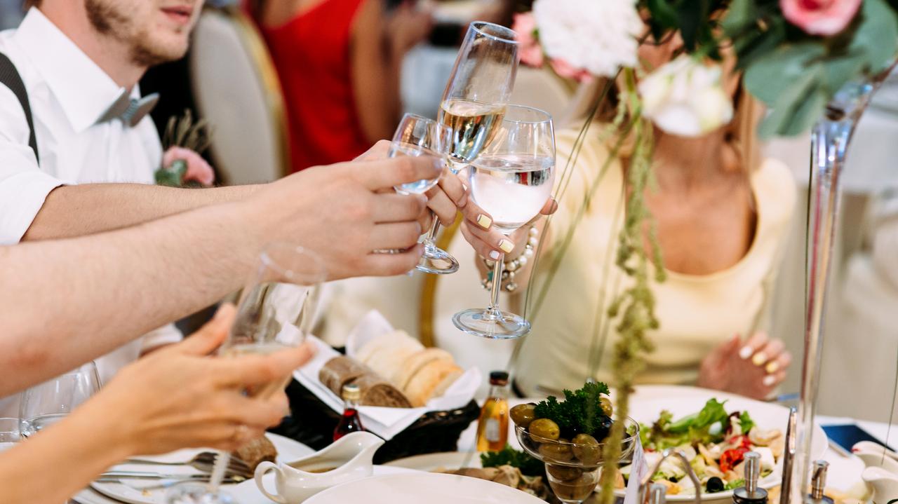 Z tego powodu Polacy odmawiają udziału w weselach