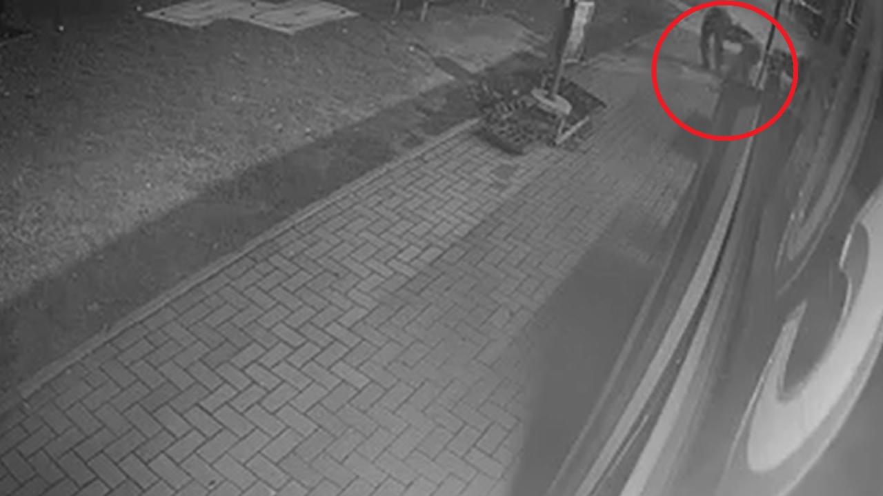 Wrocław. Pobicie kierowcy autobusu, policja szuka sprawcy. Prezes MPK udostępnił nagranie  - TVN24