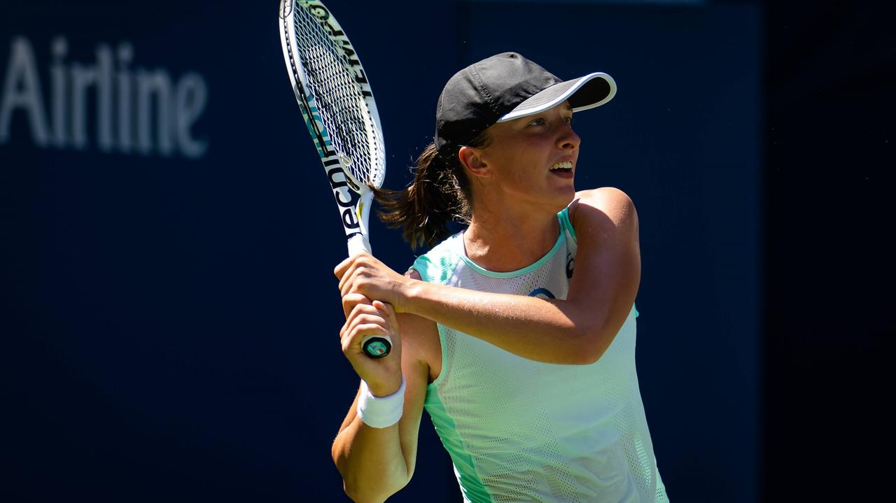 Iga Świątek defeats Sloane Stephens and will face Lauren Davis in U.S ...