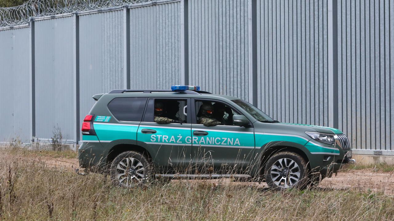 Zapora na rzekach przy granicy z Białorusią gotowa. Ponad pięćset słupów i tysiąc trzysta kamer