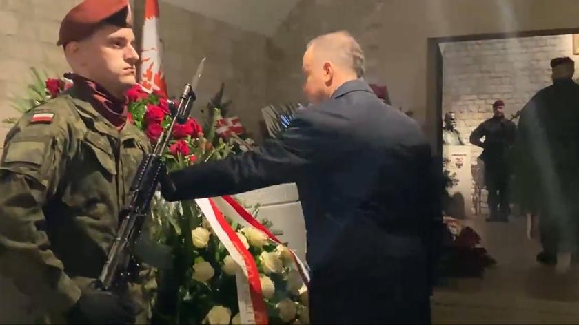 Prezydent złożył wieniec na sarkofagu Lecha i Marii Kaczyńskich
