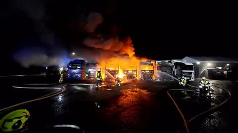 Pożar ciężarówek na parkingu w Drogobyczy. Siedem samochodów zniszczonych 