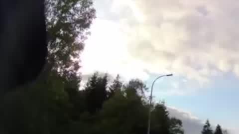 Niebezpieczne wyprzedzanie w okolicach Mszany Dolnej (Małopolskie)
