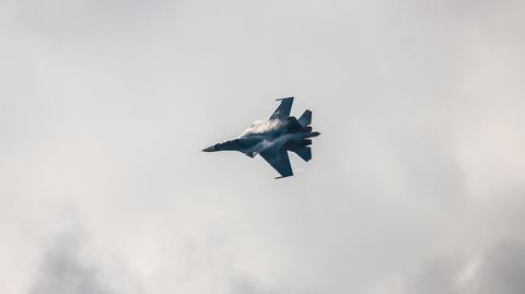 Rumuńskie F-16 przejęły rosyjskie myśliwce Su-27 nad Bałtykiem (wideo z kwietnia 2023 roku)