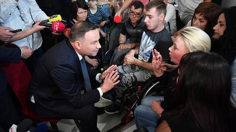 Prezydent przyjechał do Sejmu. Spotkał się z protestującymi rodzicami osób niepełnosprawnych