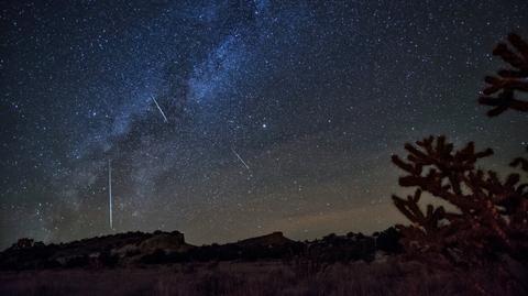 Zielony meteor na niebie Queensland