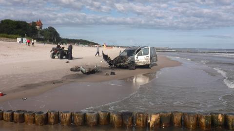 Policja o porzuconym samochodzie na plaży w Łebie
