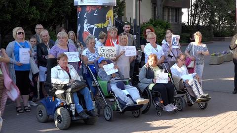 "O godność waszą i naszą". Pikiety poparcia dla protestujących w Sejmie