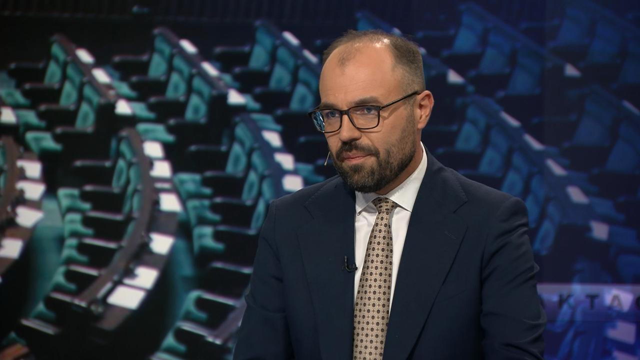 Człowiek Morawieckiego: Nie wierzę, że Kurski poszedł tam sam. To, co się wydarzyło, obciąża PiS