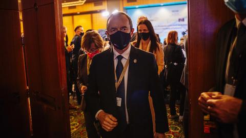 Grodzki wyszedł z sali