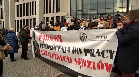 Protest w Krakowie w obronie wolnych sądów