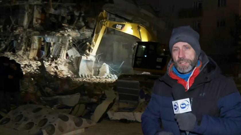 Korespondent TVN24 Paweł Łukasik na miejscu tragedii w Turcji. "Poszukiwania mają sens, poszukiwania przynoszą skutek"