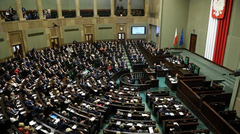 Posłowie uciekają z Sejmu