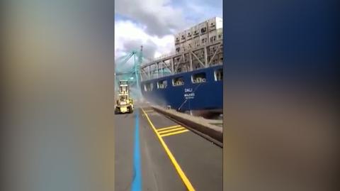Kolizja kontenerowca w Antwerpii z 2016 roku. To ten sam, który teraz uderzył w most w Baltimore