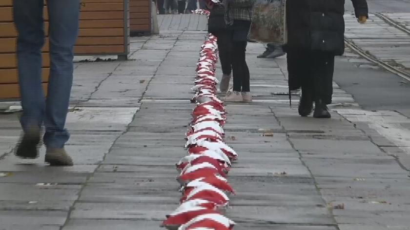 130-metrowy dywan z biało-czerwonych serc w Gorzowie Wielkopolskim