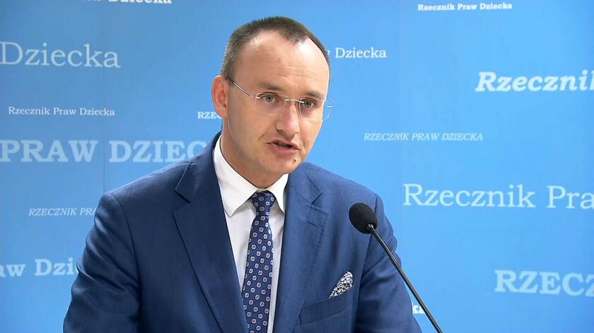 Rzecznik Praw Dziecka skomentował swoją wypowiedź o podawaniu dzieciom tabletek na zmianę płci