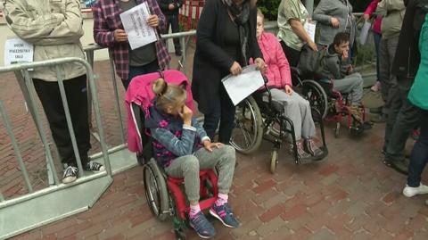 Supporters of the protest of the disabled and their caretakers gather in front of the Sejm