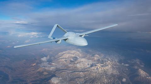 dron shutterstock_2290060953