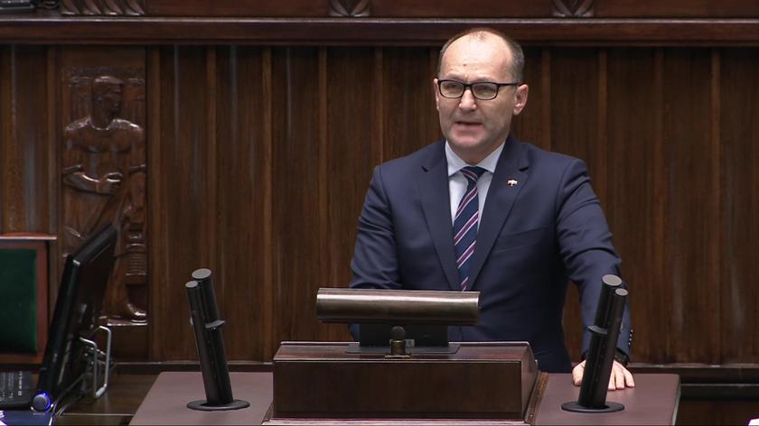 Marek Sowa (KO) przedstawia wniosek o odwołanie ministra Kamila Bortniczuka