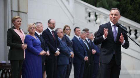 Pensje urzędników w górę. "Nie powinno się tego robić w wakacje"