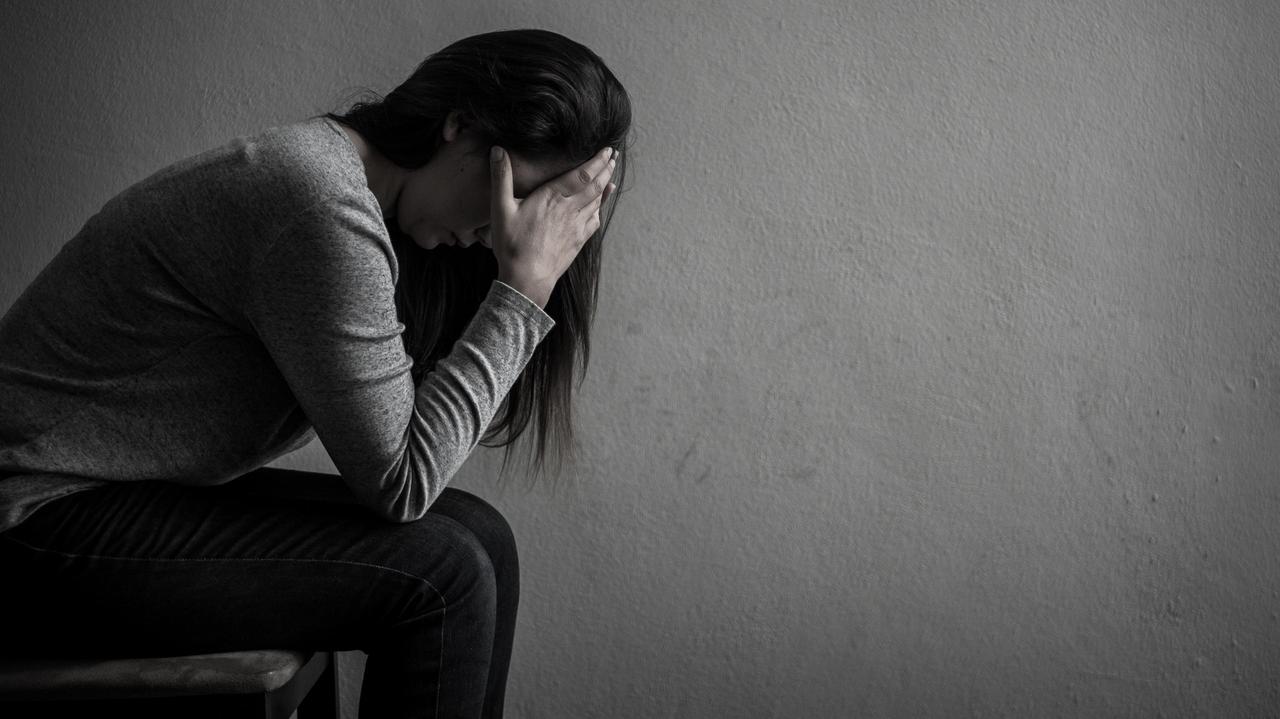 Jak pomóc osobom dotkniętym przemocą domową? "Zmian systemowych potrzebujemy na wczoraj"