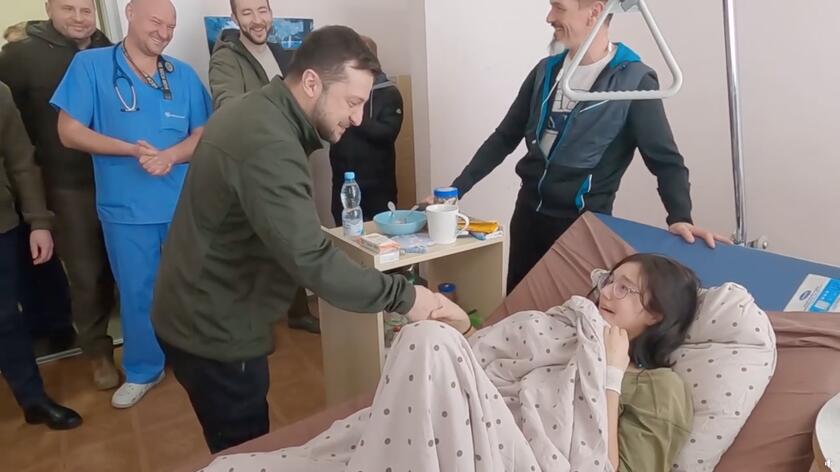 Zełenski odwiedził szpital w Kijowie 