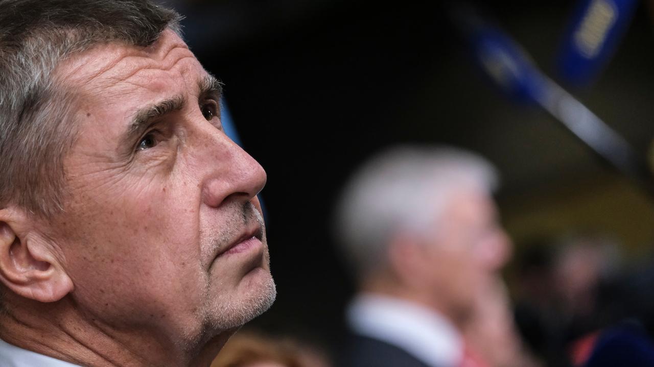 Premier Czech wycofał się z kontrowersyjnej nominacji