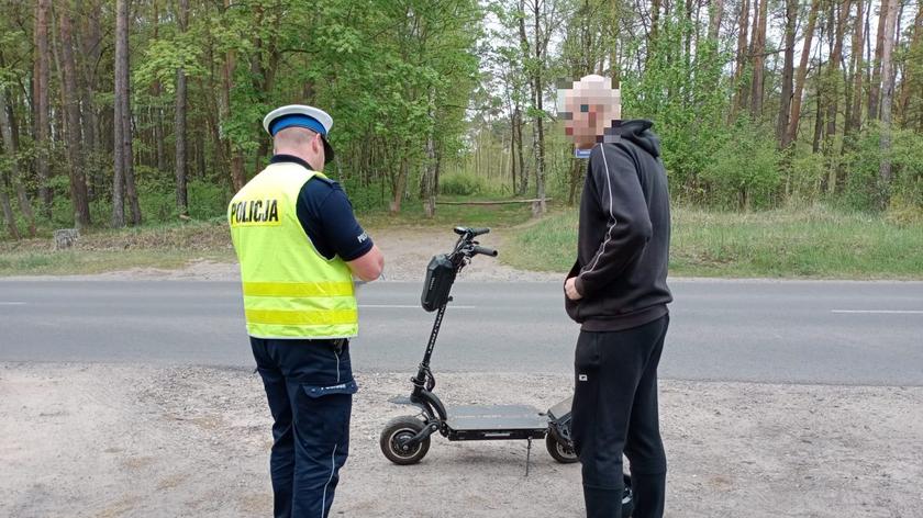 Jechał hulajnogą, otrzymał mandat za przekroczenie prędkości