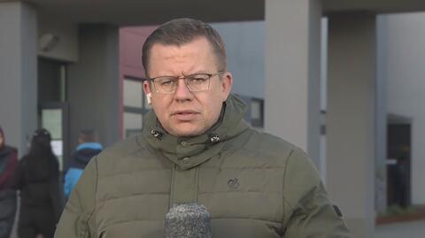 Reporter TVN24 przed lokalem wyborczym w Gdańsku 