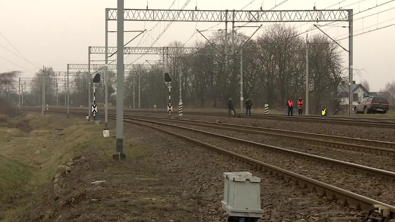 Potrącenie dwóch osób na torach. Kobieta nie żyje