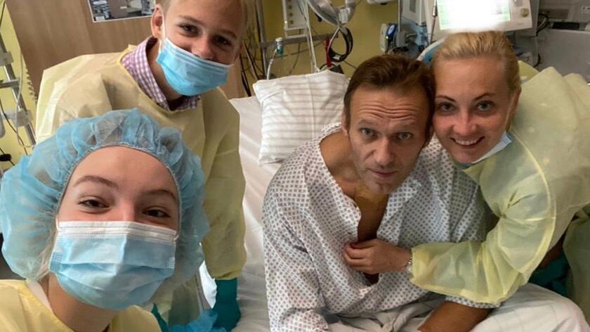Pierwsze zdjęcie Aleksieja Nawalnego ze szpitala