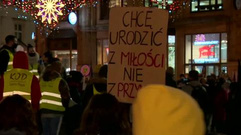 Protest we Wrocławiu. Uczestnicy zebrali się na wiecu i rozpoczęli marsz