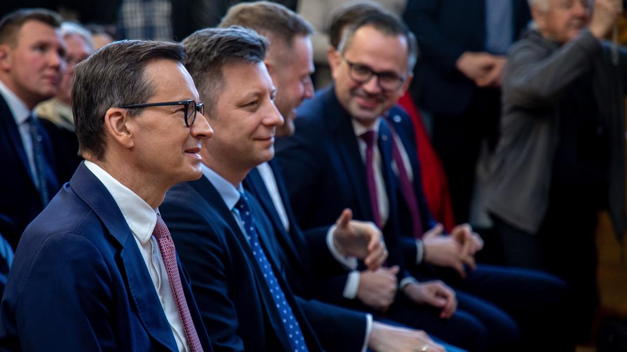 Morawiecki's allies plan new parliamentary club after election defeat