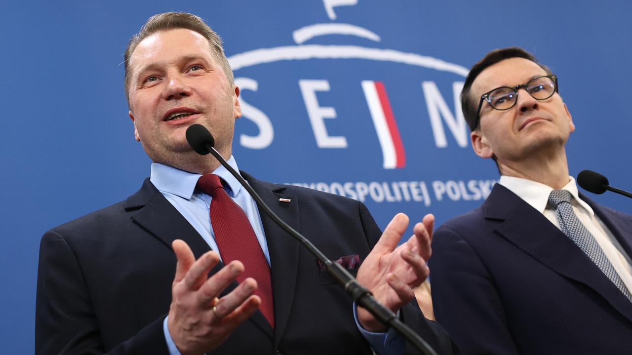 Poll: Morawiecki's Rozwój Plus Would Enter Parliament if PiS Splits