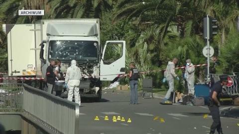 Ciężarówką w tłum na promenadzie. 84 ofiary zamachu w Nicei