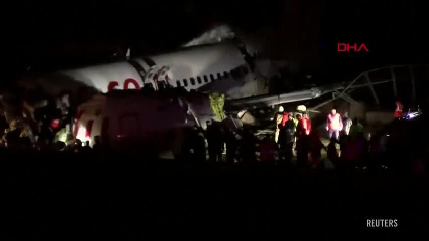 Na tureckim lotnisku samolot wpadł w poślizg i wypadł z pasa startowego