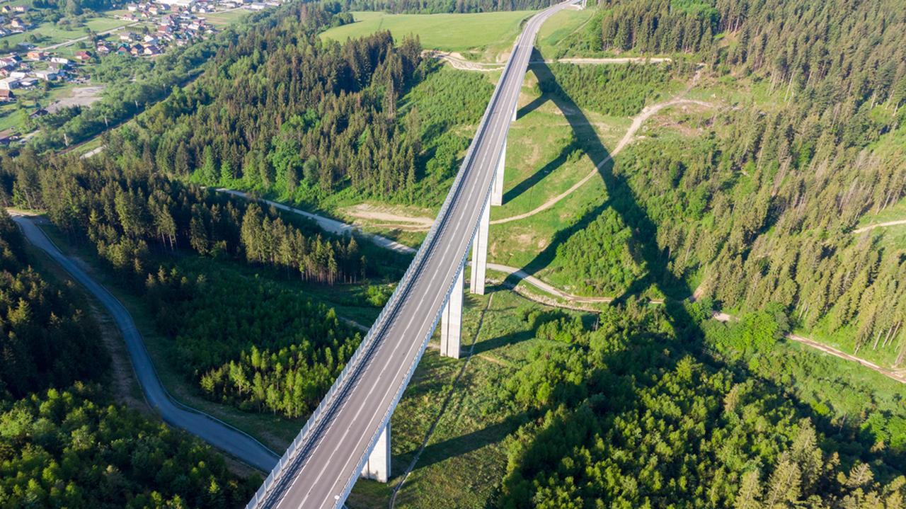 Eslovaquia.  La autopista D3 a Polonia se cerró antes debido a un contrato con un equipo de filmación.