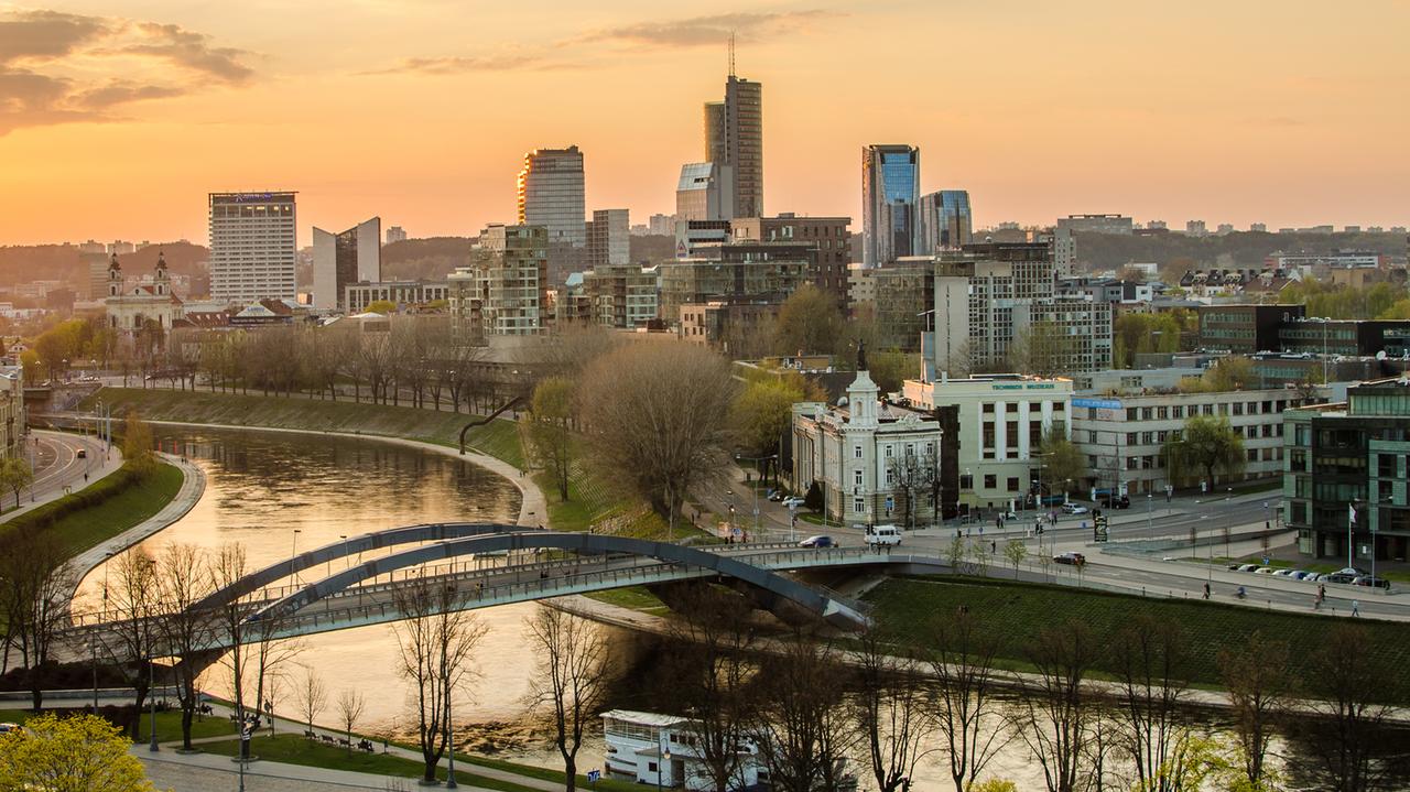 Litewski Sąd Konstytucyjny: związki tej samej płci mogą być rejestrowane