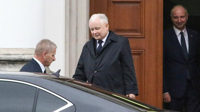Kaczyński pyta: czy prezydent jest z nami? Łapiński odpowiada