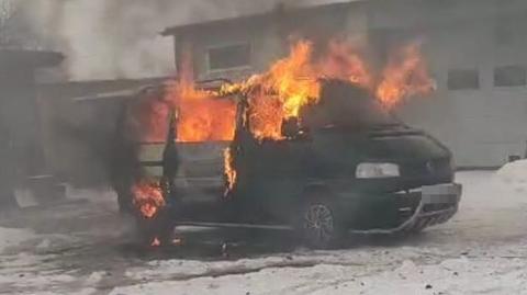 Zauważyli płonące auto, zagrożone były budynki. "Liczyła się każda chwila"
