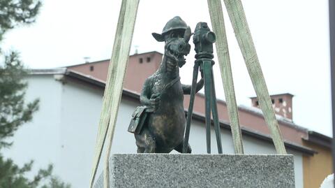 W Krakowie rozpoczął się montaż figurek smoków na smoczym szlaku