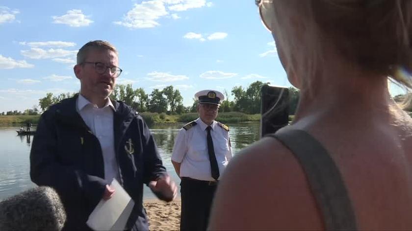 Wiceminister Witkowski: wejdę do wody, tylko dajcie mi się przebrać