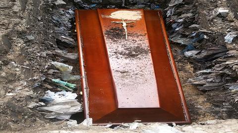 24.06.2015 | Myszków: cmentarz na dzikim wysypisku śmieci miejskiej spółki