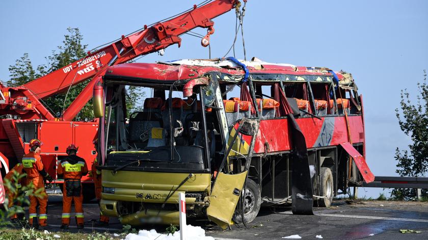 37 osób po wypadku autokaru wciąż w szpitalu