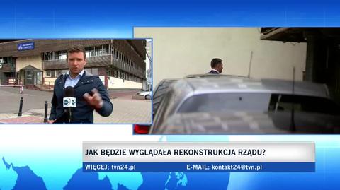 Rekonstrukcja rządu i rzekomy konflikt na szczytach władzy. Reporter TVN24 przed siedzibą PiS