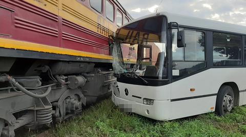 Pociąg uderzył w autobus na przejeździe we wsi Turkowy