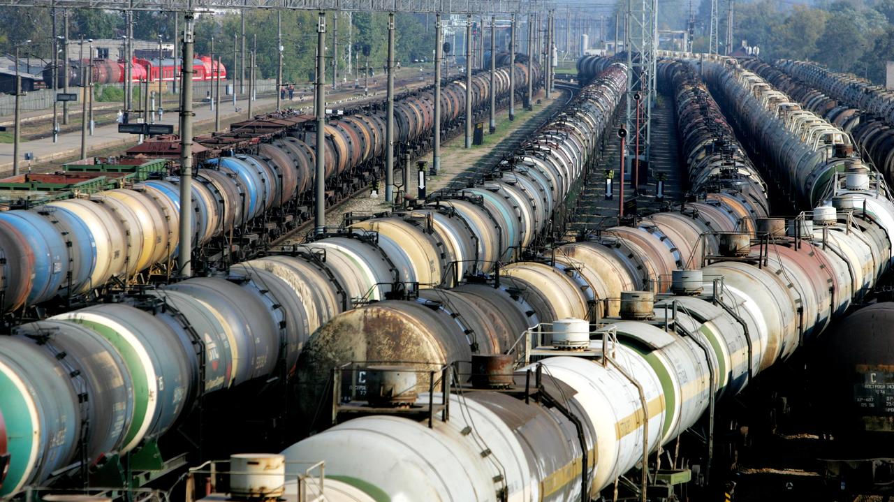 Mocny efekt działań Trumpa. Rosyjski surowiec dawno nie był tak tani